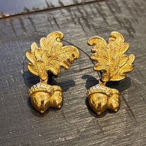 Vintage Avon "Falling Acorns" Textured Goldtone Gold Tone Clip On Earrings